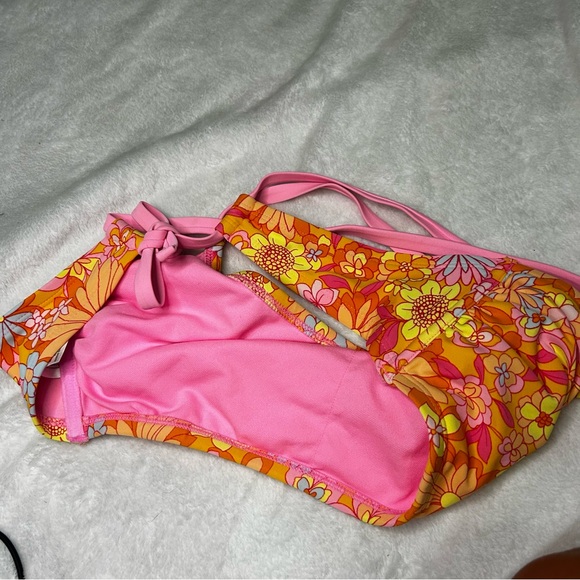 4/$10 Wild Fable orange and pink floral bikini top - Picture 4 of 4